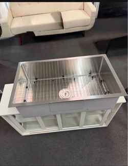 Moving sale!! New 30x18 Inch Undermount Sink Stainless Steel