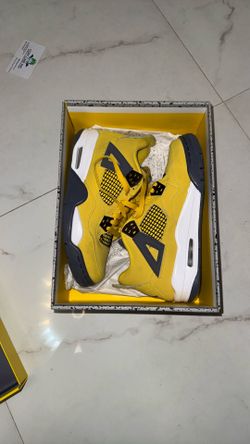 Jordan 4 Retro Lightening (2021 Release)