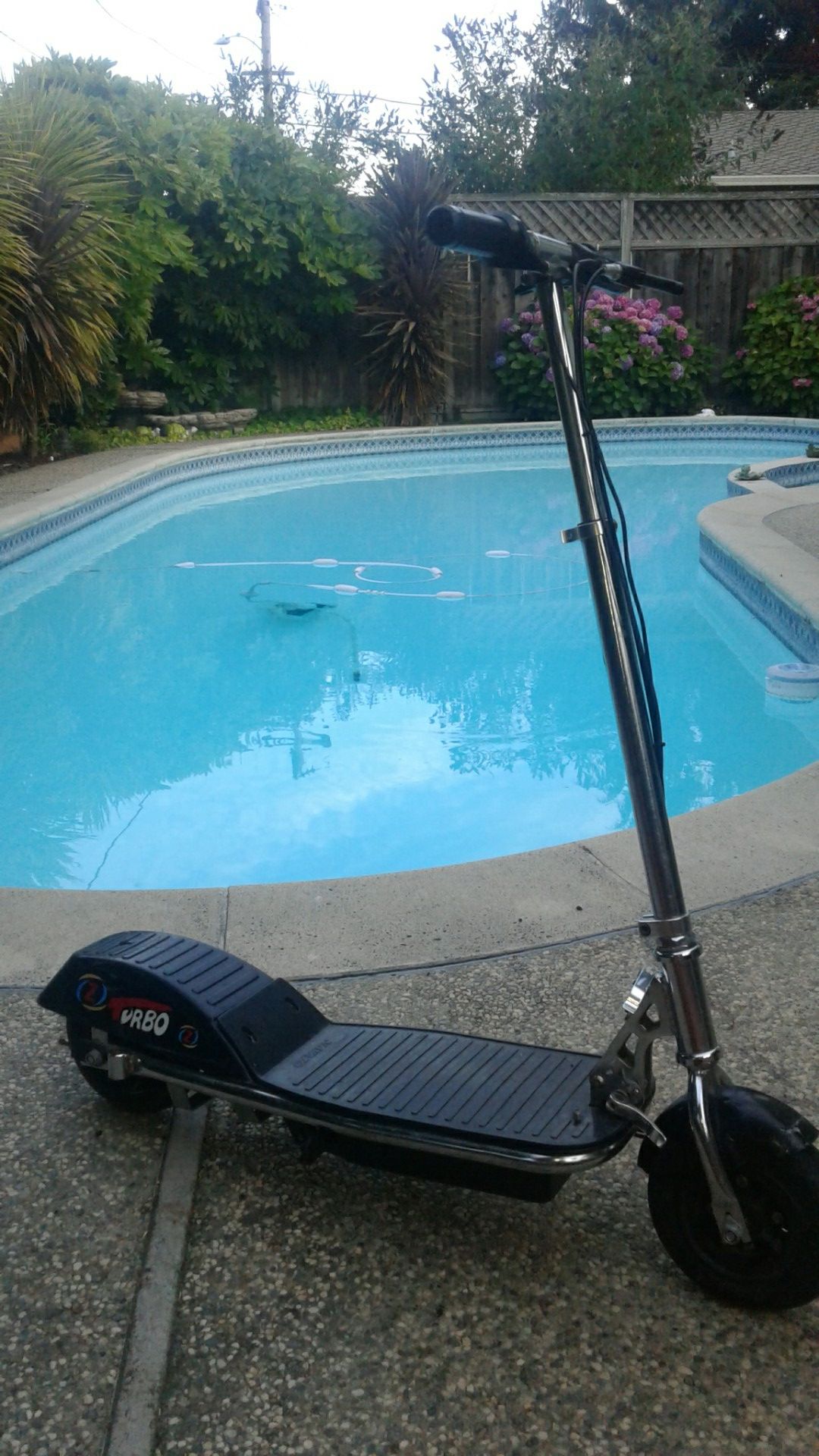 (Needs a few parts) Navajo Z Turbo Electric Scooter.