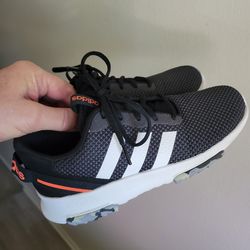 Womens (SZ5) Adidas Cloud Foam Used Twice