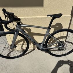 2026 Specialized Roubaix SL8 Carbon road bike 54cm