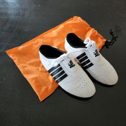 BRAND NEW! Taekwondo Shoes Youth Size 5.5