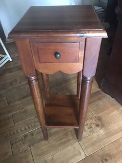 Pier One end table