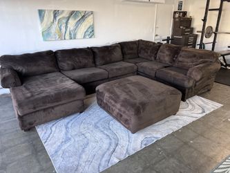 Sectional Couch W/ Ottoman** WILL DELIVER **