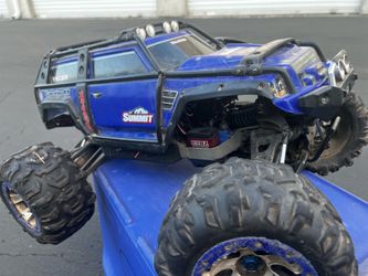 1/10 scale Traxxas Summit 4x4 off rd r/c monster truck
