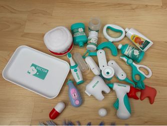 Toy dentist kit