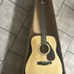 Yamaha Acoustic Guitar  F335