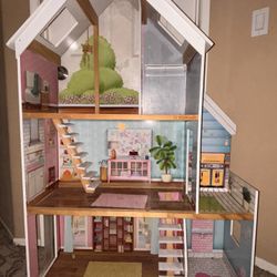 Doll House 