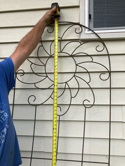 1 trellis piece unattached towards bottom