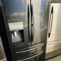 Black Samsung french door fridge 