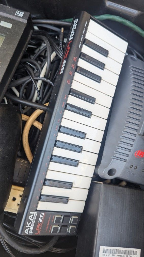 Akai Keyboard Piano 25 Key