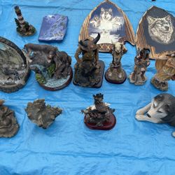 17 pieces wolf collectables and more