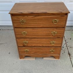 Wooden  Dresser  15’-29,5”-35,5” 