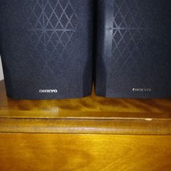 Onkyo   Speakers Set Of 4  With Large  New Roll Of High Quality  Wire 