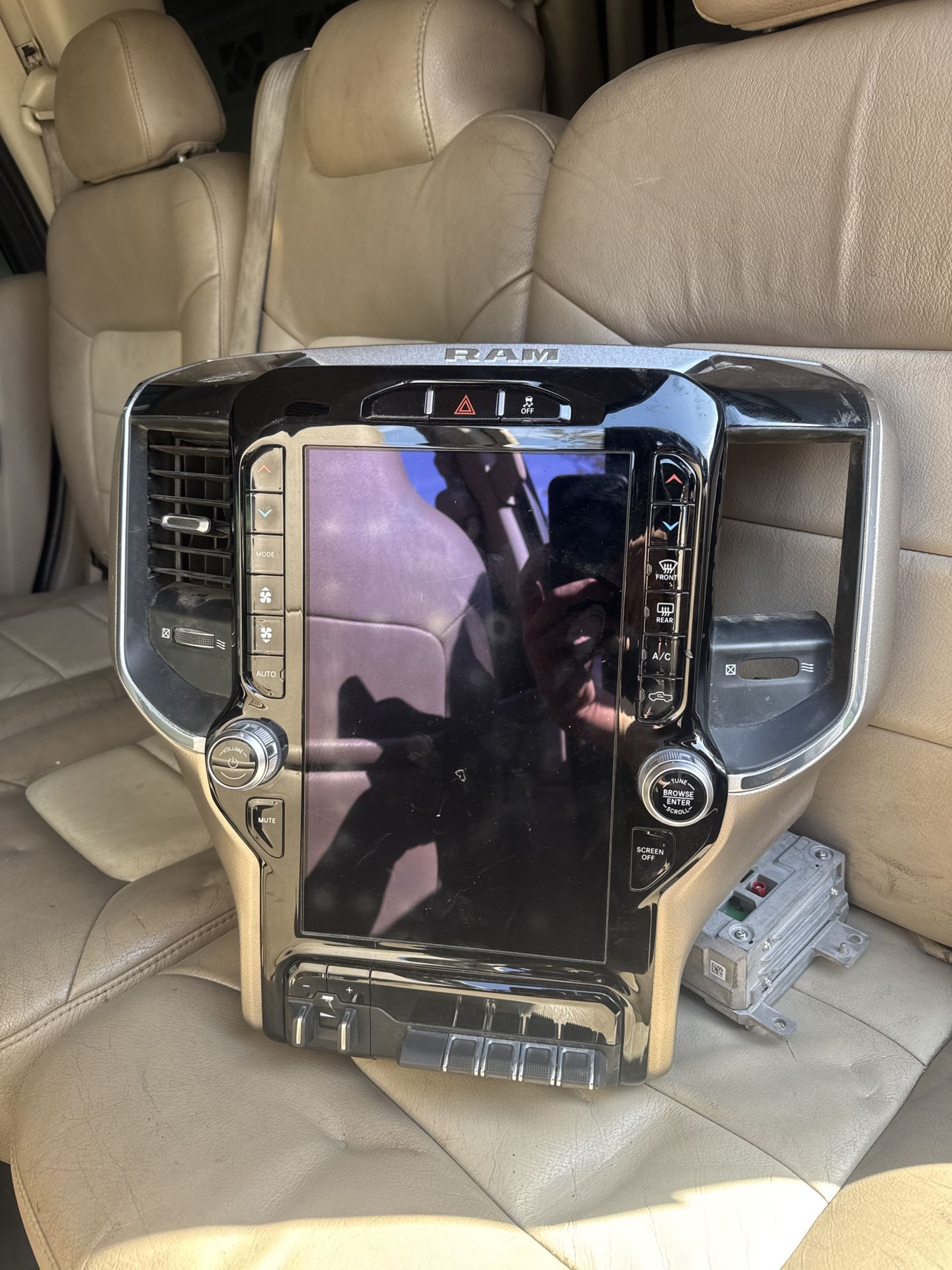 5th Gen Fifth Gen Ram HD 2(contact info removed) 4(contact info removed) 12 Inch Radio