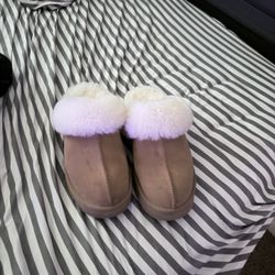 Ugg Women’s Shoes Size 7 
