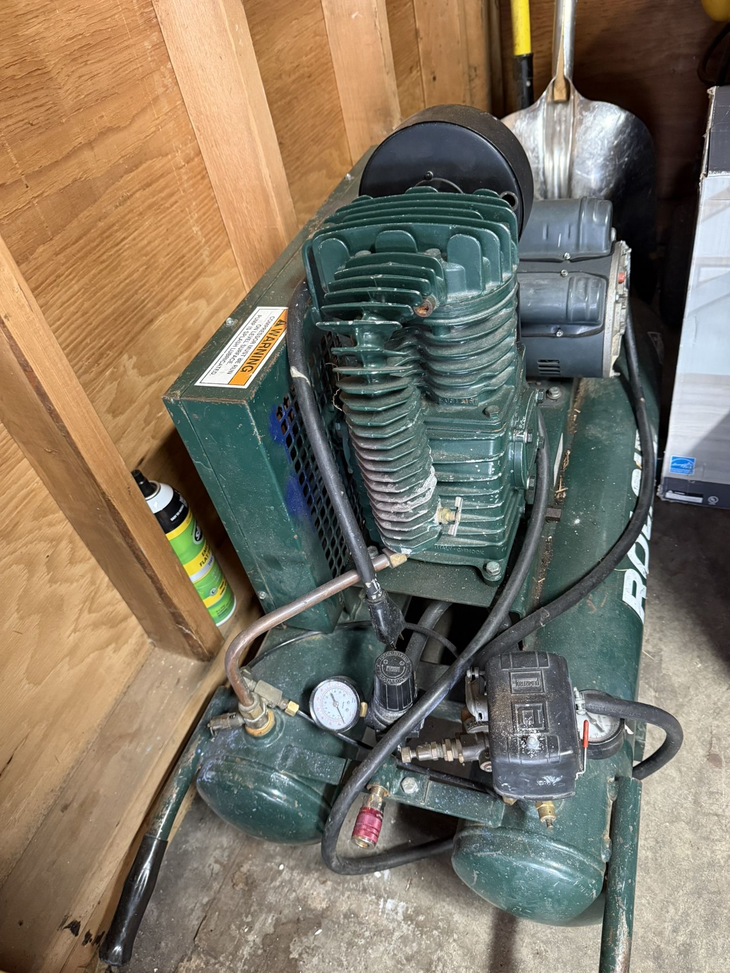 37’ Ladder And Electric Air Compresor 
