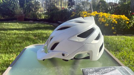 Troy Lee helmet