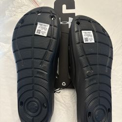 NEW-size 10 Men's UA Shower Shoes