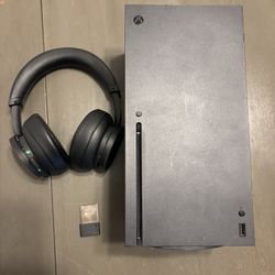 Xbox Series X - w 1TB Storage Card And Wireless Headset