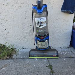 Bissell Multickean Allergen Pet Vacuum 
