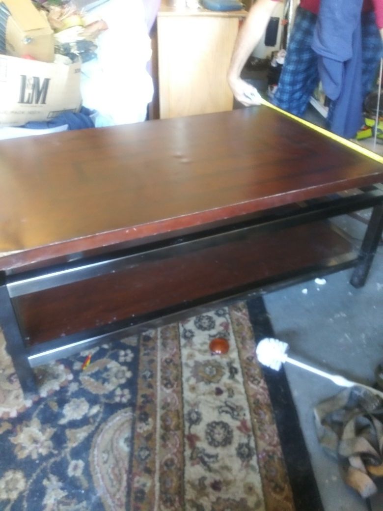 Coffee table very sturdy metal frame