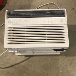 Window air conditioner