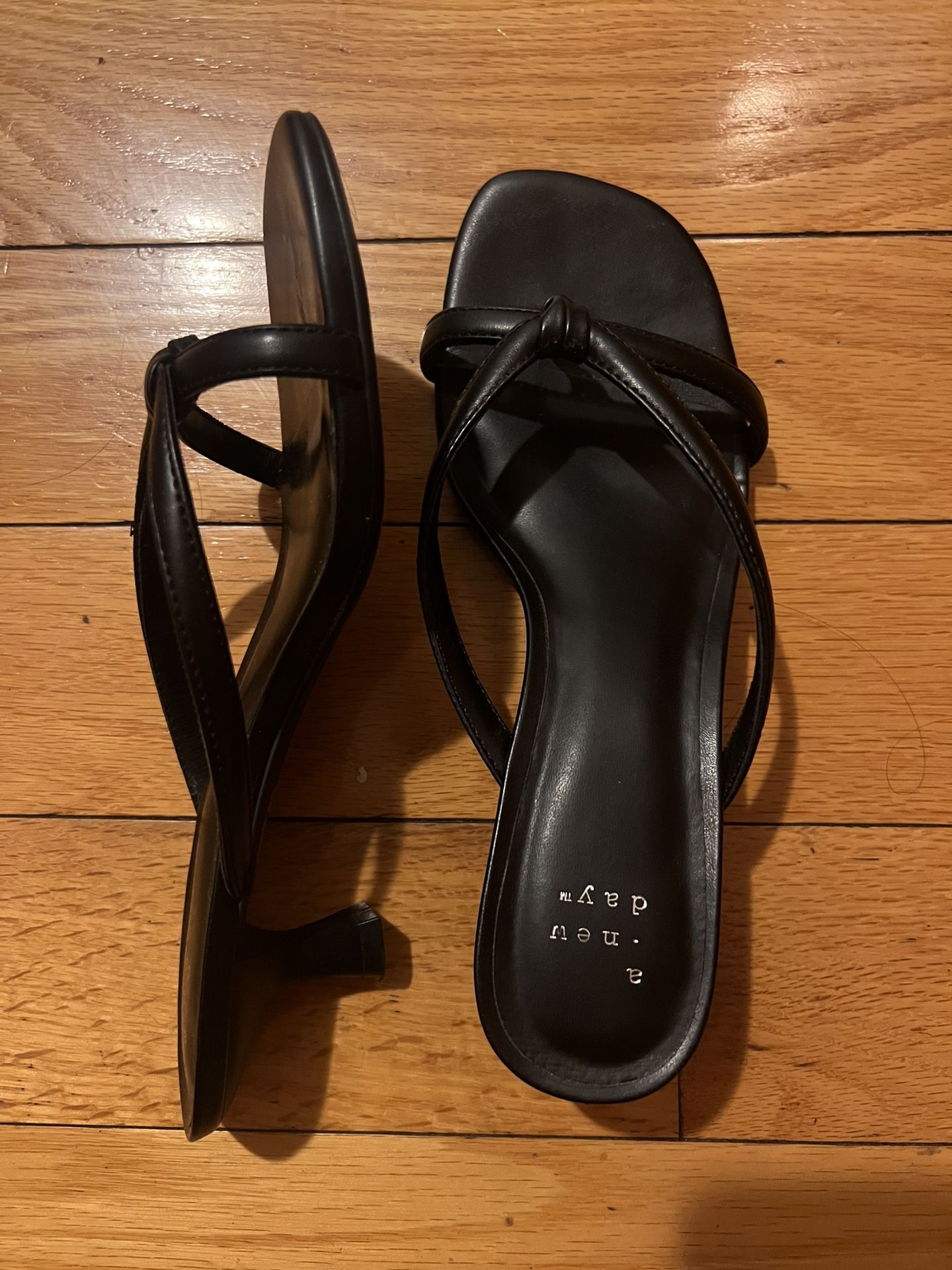 Target Brand Woman Flip Flops (6)