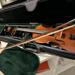 Full Size Violin With Accessories  In Case