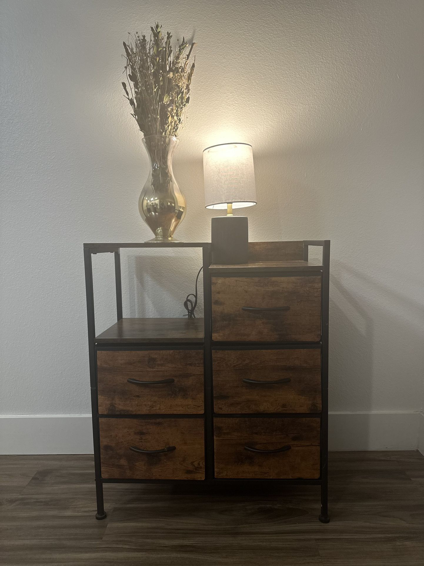 Small Dresser / Organizer with 6 Drawers 