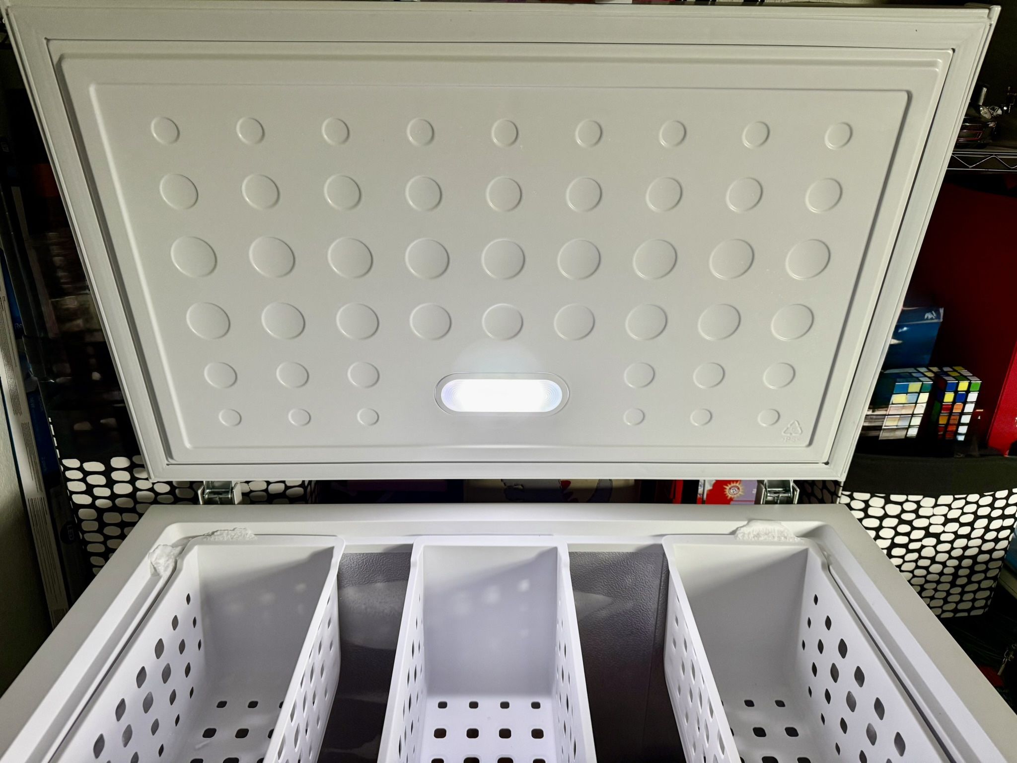 Magic Chef 8.7 cu. ft. Manual Defrost Chest Freezer in White