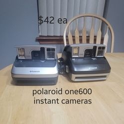 Vintage Polaroid one600 instant camera.
They worked when last used.
Bring film to test them.
Harlingen near Walmart 
Antiques, Telephones & Flags