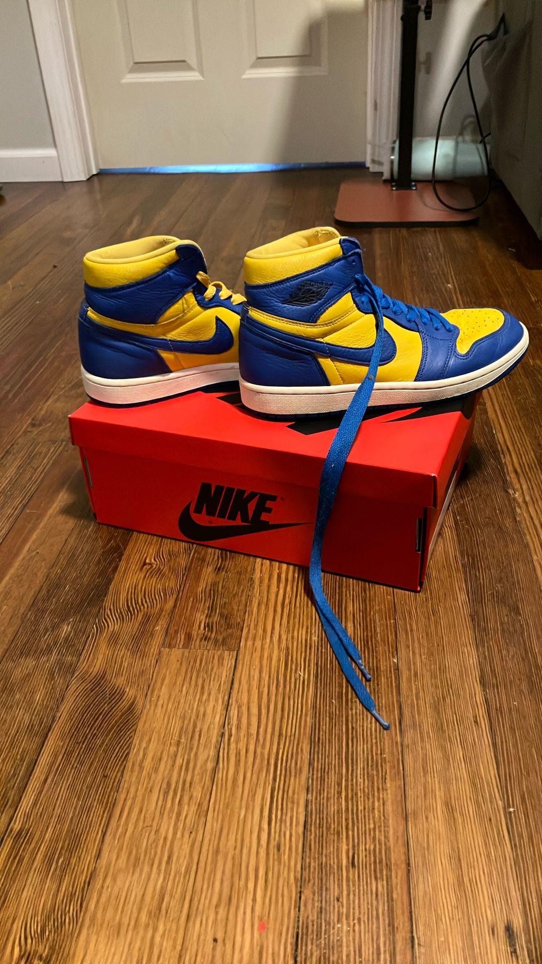 Nike Jordan 1 Retro High OG Yellow And Blue Size 9 Mens