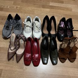 Sold As A Bundle $20 For All They’re 7 1/2 And Tennis Shoes Are 8 