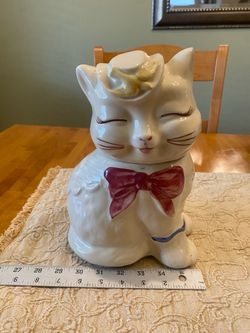 Vintage 1940 s to 1950s ceramic Shawnee cat cookie jar : “ Puss n’ boots.” Retro/ MCM/ cottage.