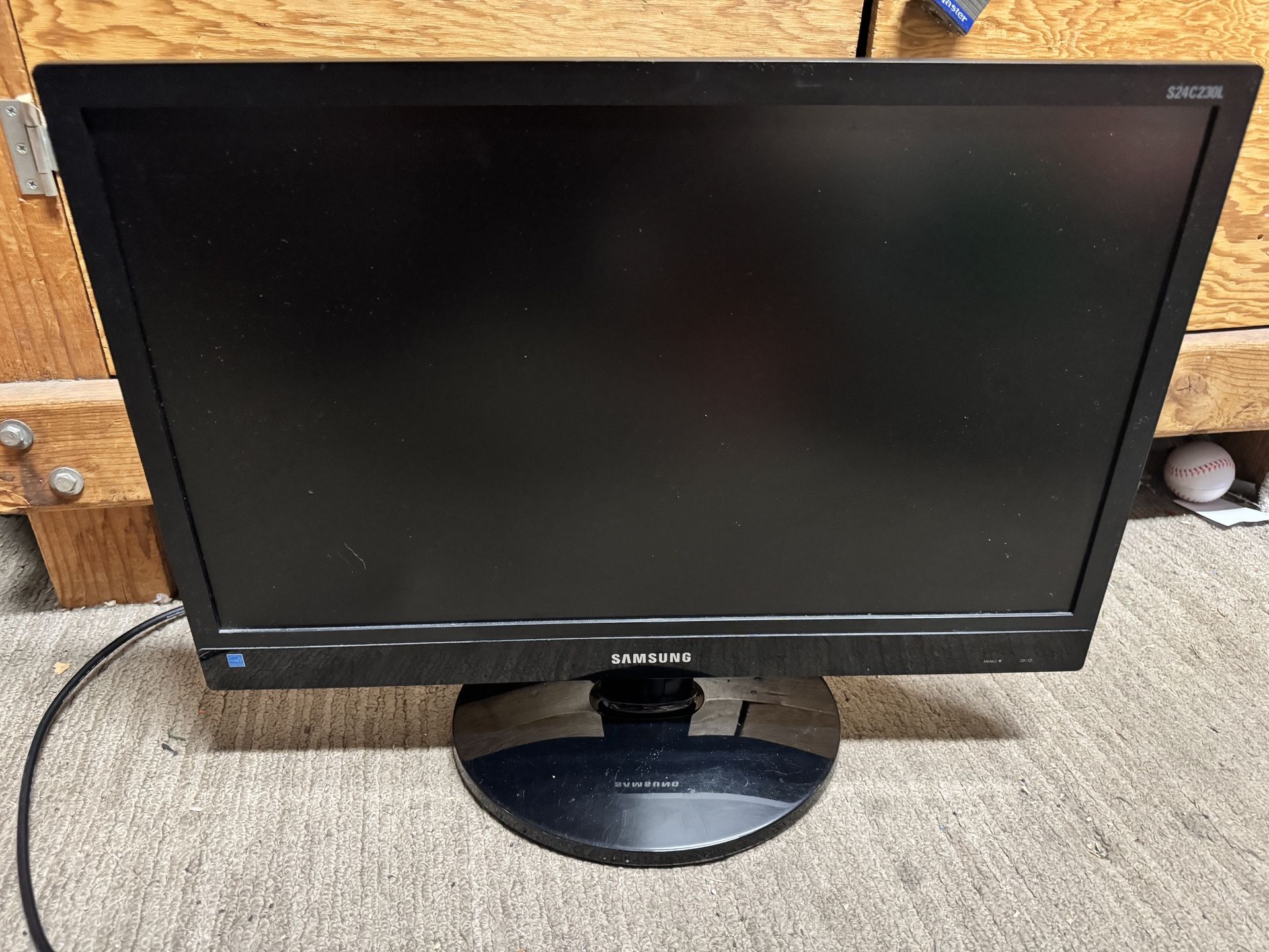 Samsung 24” Computer Screen Monitor