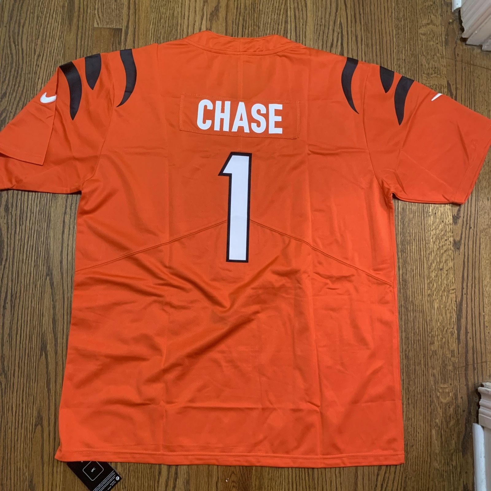 Jamar Chase 1 Orange Jersey XL NWT