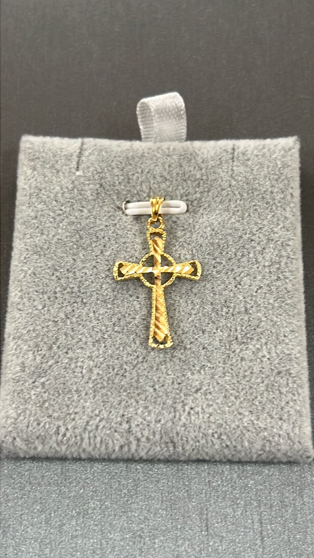 14K Yellow Gold Cross Pendant ( Newly Polished )
