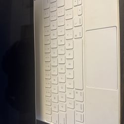 2020 iPad Pro 12.9 4th Gen 128 Gb WiFi With Magic Keyboard 