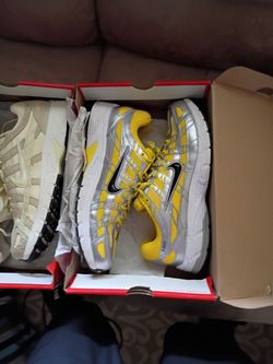 2 Nike 6000 and a pair of Jordans