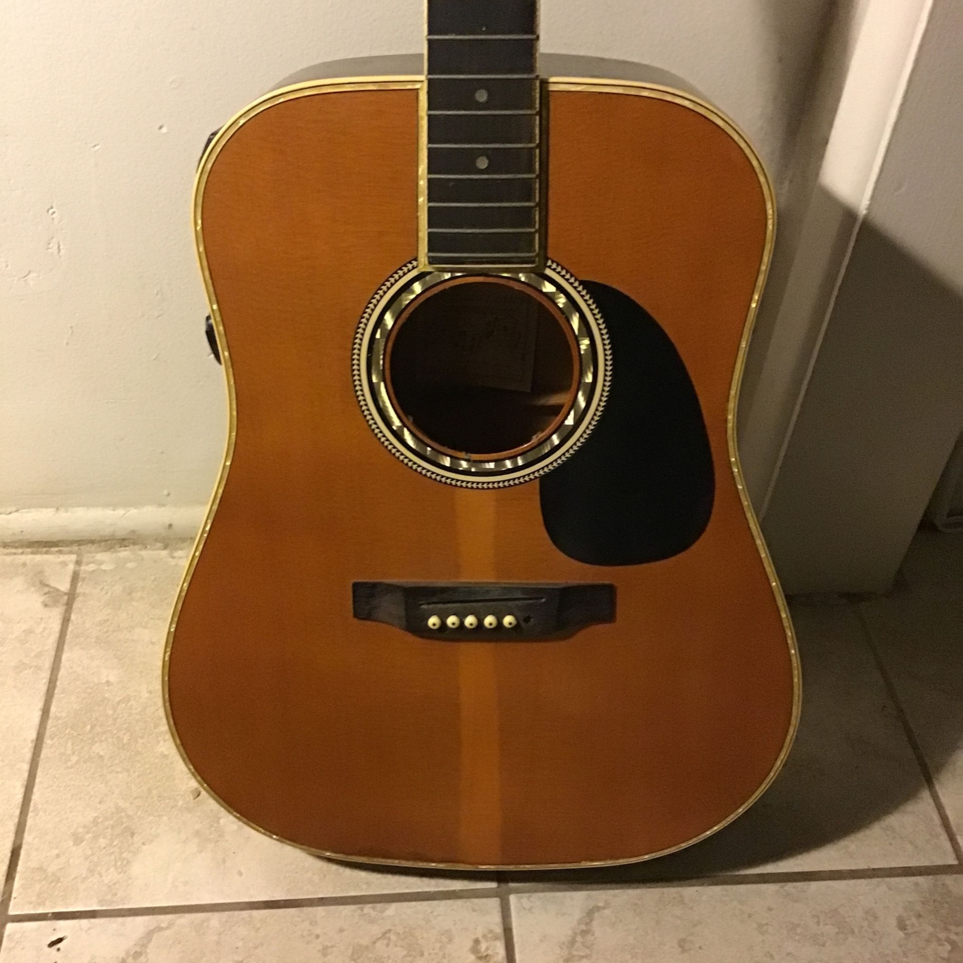 Electric acoustic guitar for Sale in Bakersfield, CA OfferUp