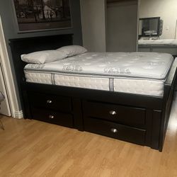 Full Size bed With Mattress 