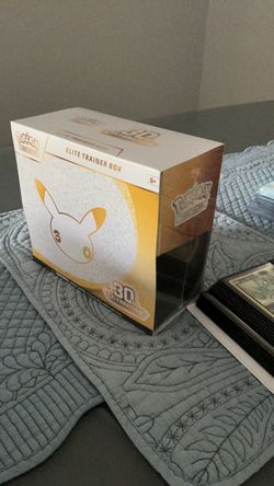 Pokémon 30th Celebration Elite Trainer Box