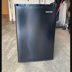 Mini Refrigerator 4.52 Cubic Feet