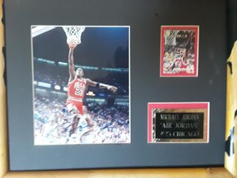 Michael Jordan picture frame with autograph
