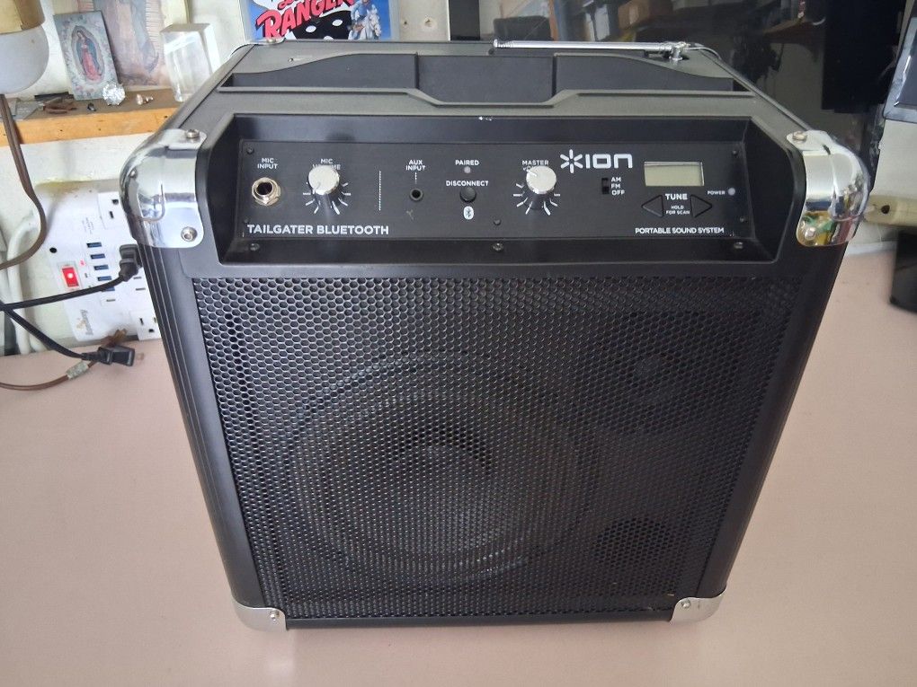 Portable Bluetooth Speaker 10 Hour Play Time On Battery Works Great $60