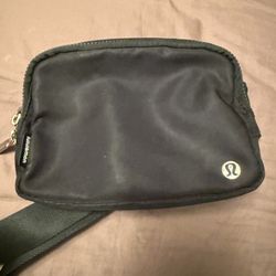 Lululemon Crossbody Bag Everywhere Bag Black