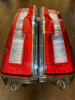 OEM GM Camaro Tail Lights L/R (2014-2015)