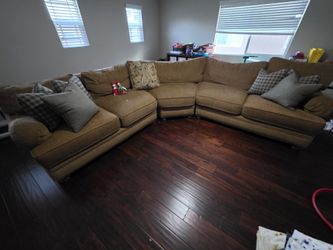 Taylor King Big Sectional. Well Built!