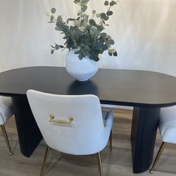 Mesa De Comedor Con 6 Sillas En Perfectas Condiciones Y Moderno.